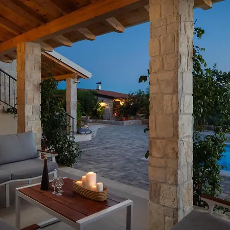 In Drnis With Sauna 펜션