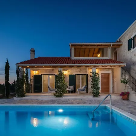 In Drnis With Sauna 펜션 Pokrovnik