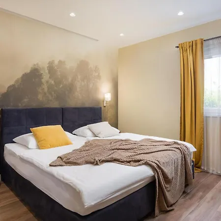 In Drnis With Sauna 펜션 Pokrovnik