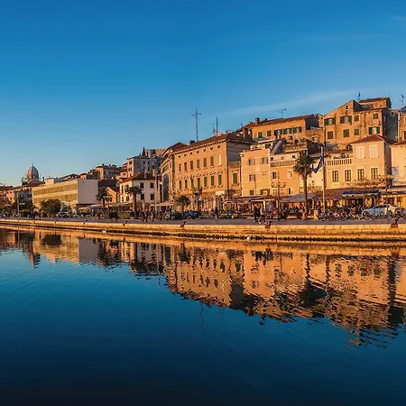 펜션 In Drnis With Sauna *