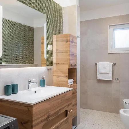 펜션 In Drnis With Sauna