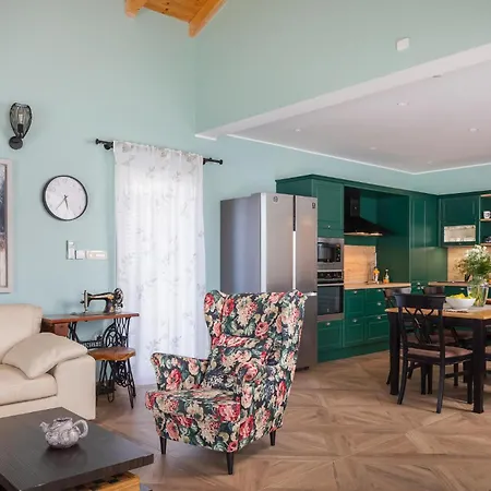 In Drnis With Sauna 펜션 Pokrovnik