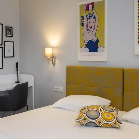 펜션 In Drnis With Sauna