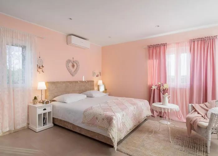 In Drnis With Sauna Ferienhaus *