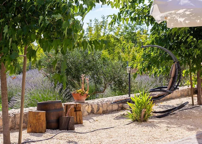 Casa de Férias In Drnis With Sauna *