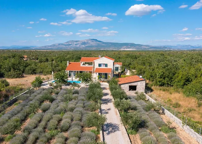 In Drnis With Sauna Pokrovnik