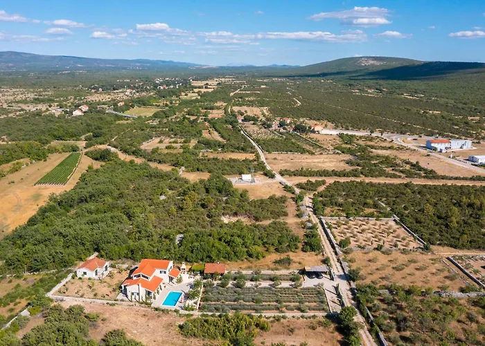 In Drnis With Sauna Nyaraló *