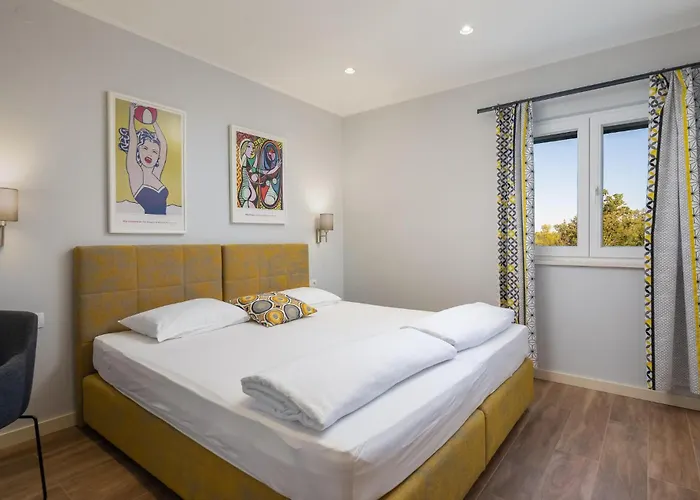 In Drnis With Sauna Ferienhaus Šibenik